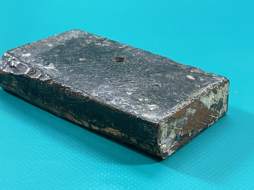 A small  early 19th century Georgian boxwood picture frame mould.  View III
