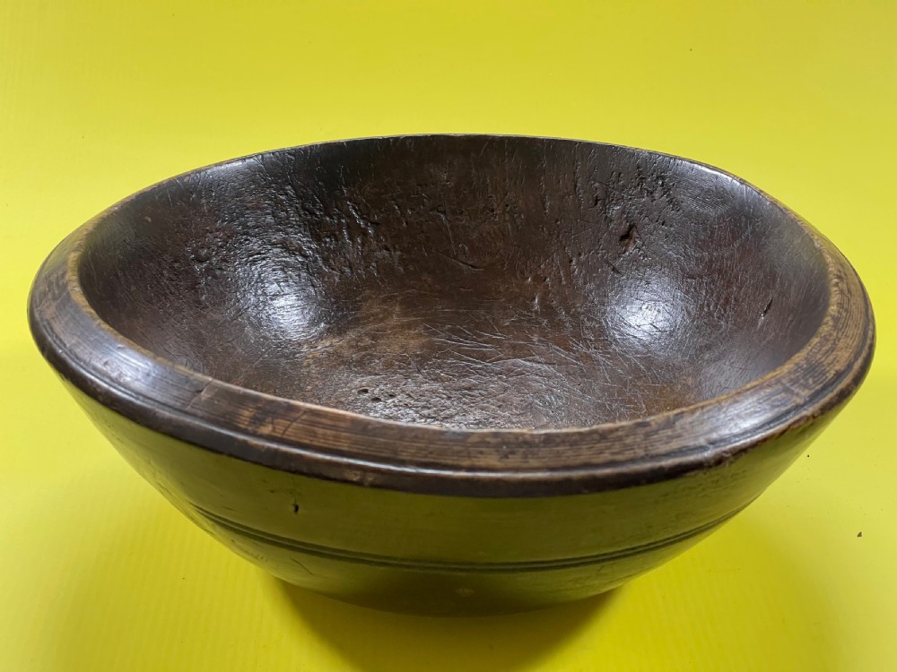Antique sycamore Dairy Bowl - treen View II