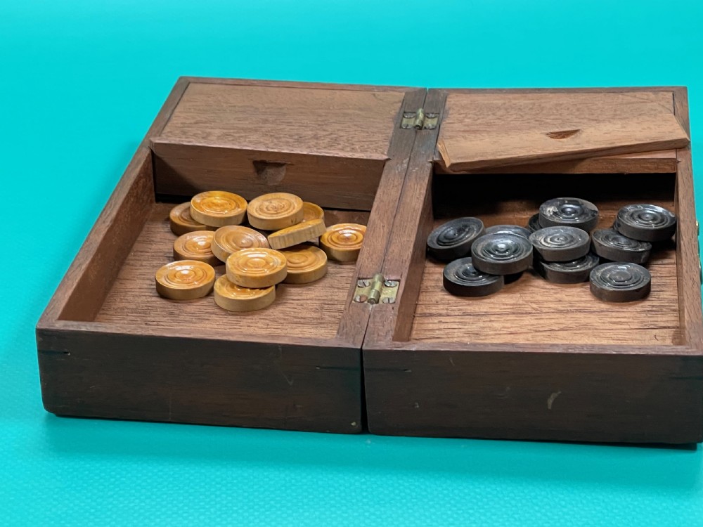 Antique Travelling Draughts Games box -  all the wooden counters are present View V
