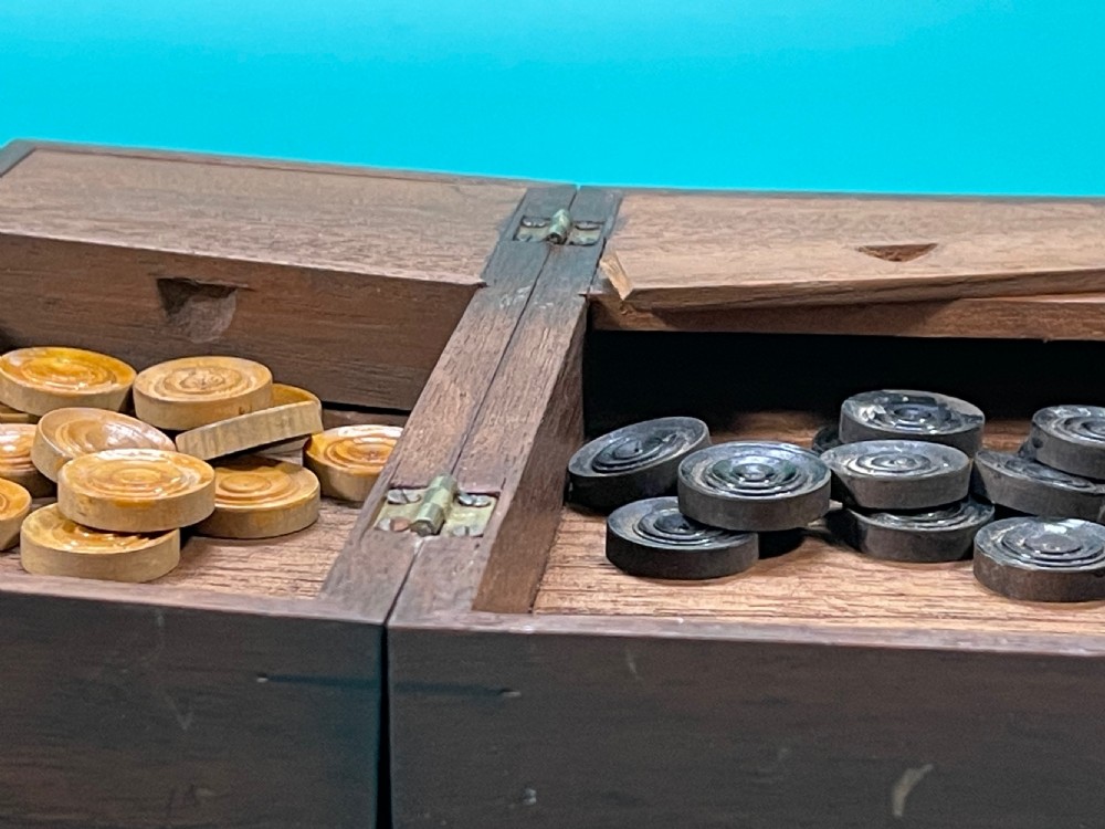 Antique Travelling Draughts Games box -  all the wooden counters are present View VI
