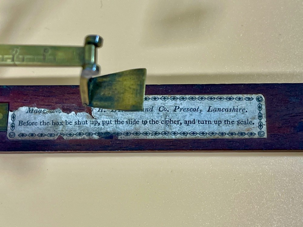 Antique Sovereign & Guinea  Double Turn Scales View V