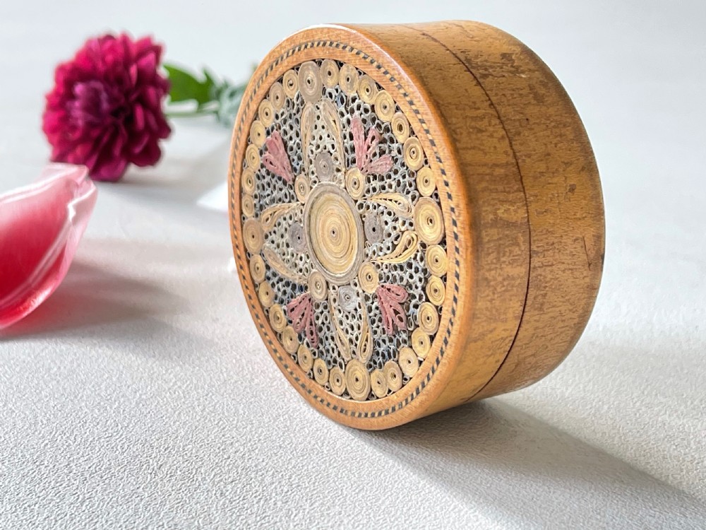 A Georgian circular box decorated with rolled paper. View VII