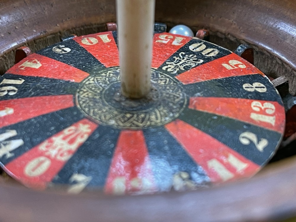Antique Travelling / Mini Roulette Game View II
