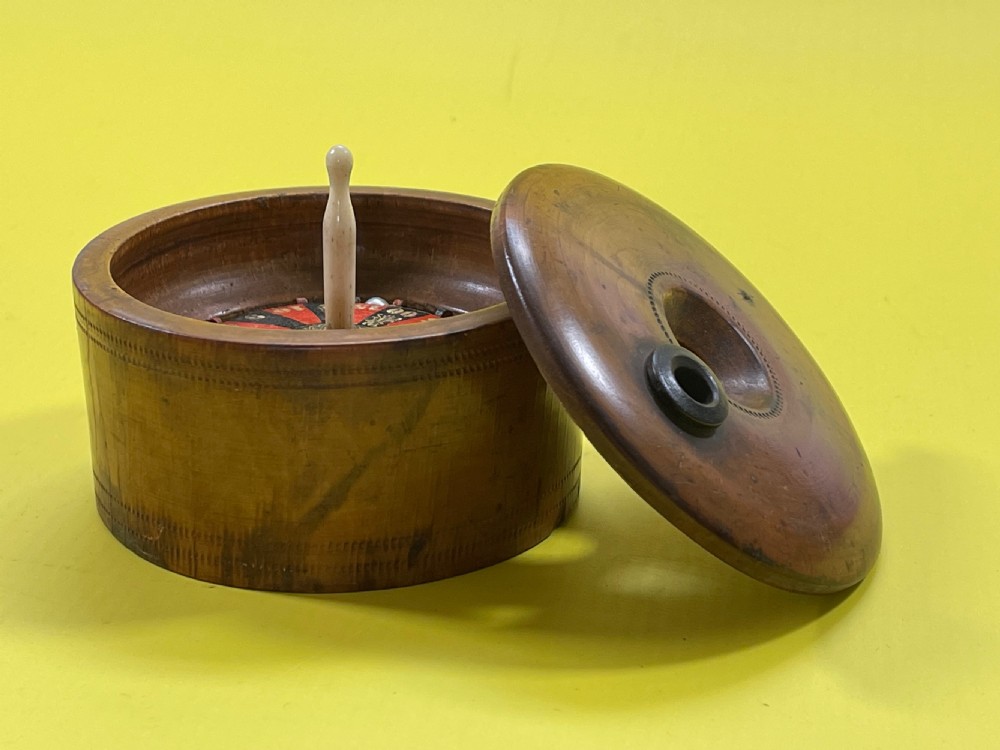 Antique Travelling / Mini Roulette Game View V