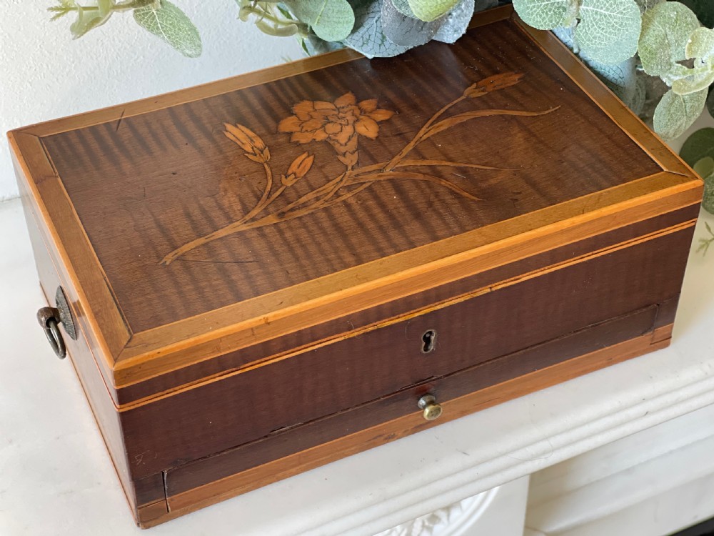 A Georgian Mahogany Inlaid Netting Box View VI