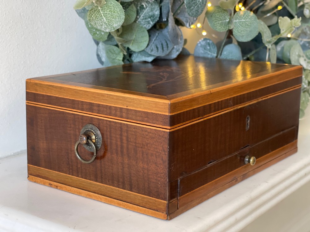 A Georgian Mahogany Inlaid Netting Box View XI