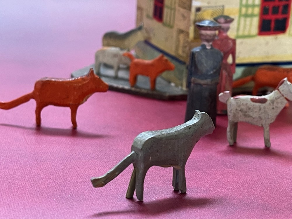 Antique Noahs Ark - includes some animals &figures View III