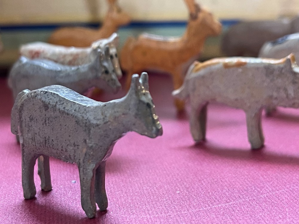 Antique Noahs Ark - includes some animals &figures View VI