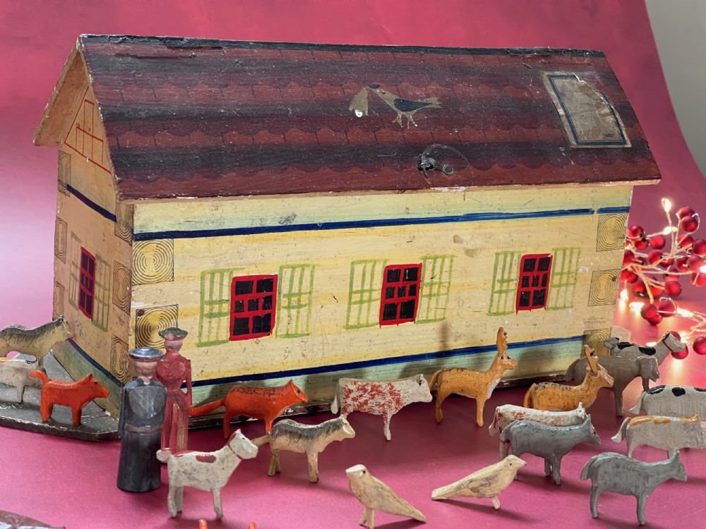 Antique Noahs Ark - includes some animals &figures View VII