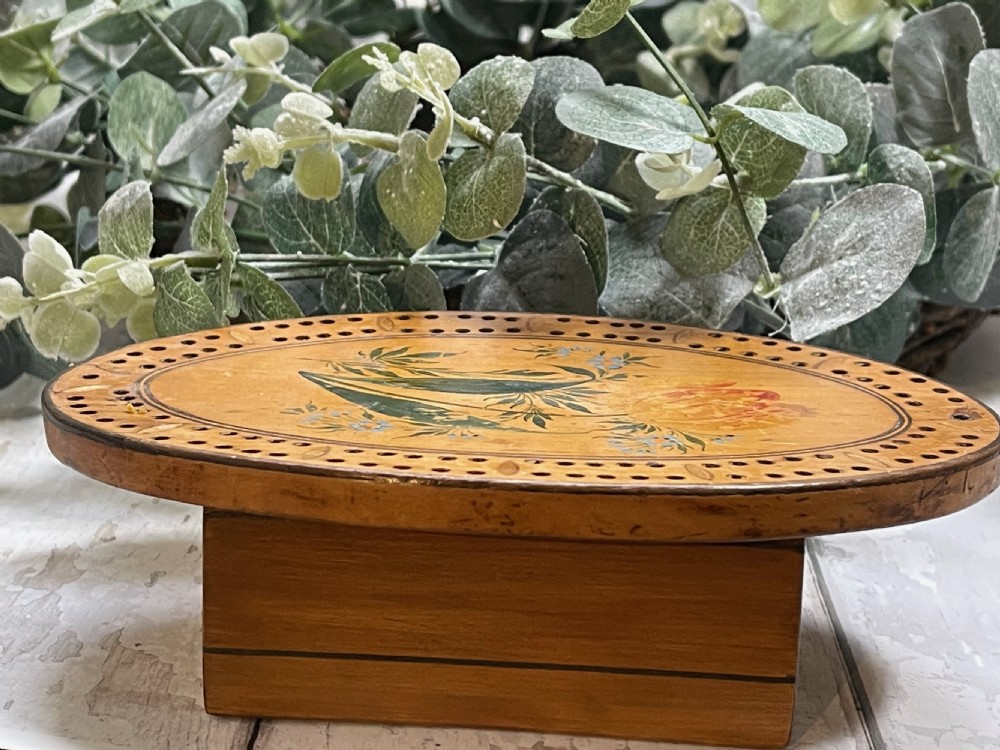 An  early 1800s  treen  Tunbridge Ware Painted cribbage box  View IV