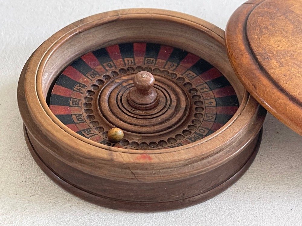 Antique Travelling Roulette Game View V