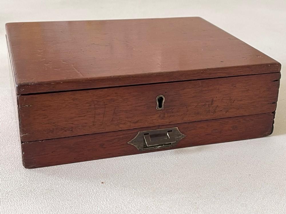 Antique Artists Paint Box -  Reeves & Sons - with contents View III