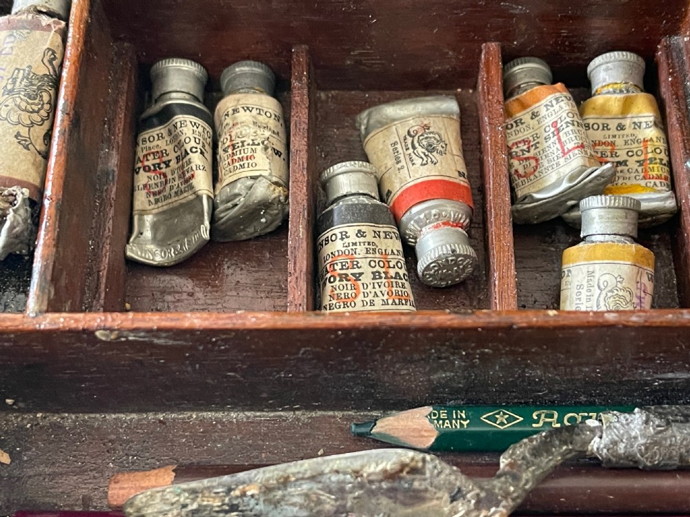 Antique Artists Paint Box -  Reeves & Sons - with contents View IV