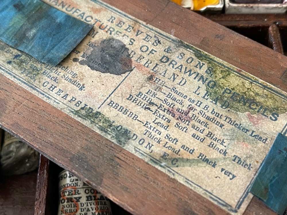 Antique Artists Paint Box -  Reeves & Sons - with contents View X
