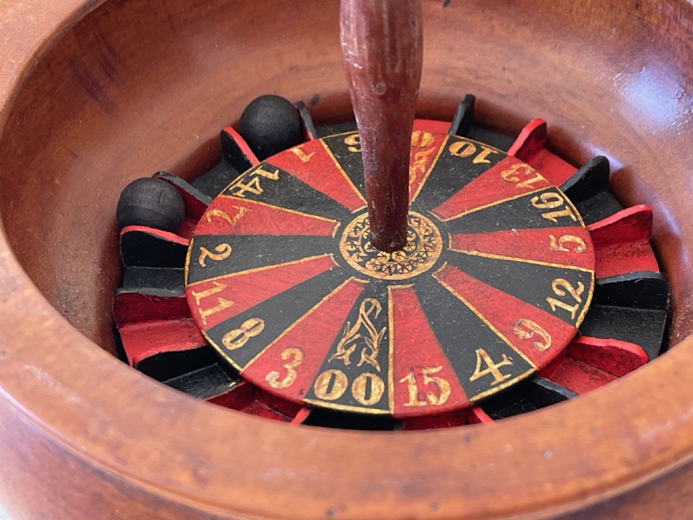 An early 1900s travelling roulette game View IV