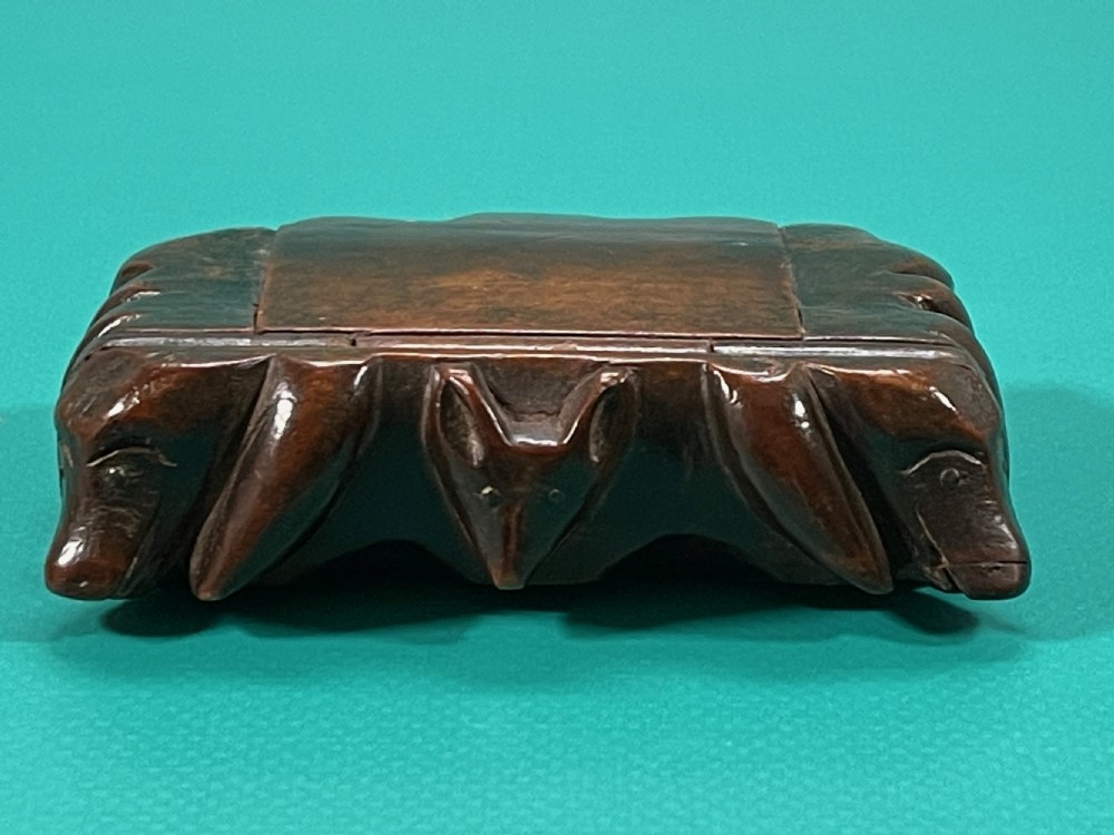 Antique Table Snuff Box - carved Hounds & Fox View XI
