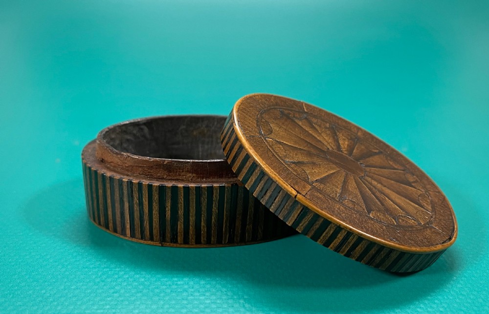 A Georgian Oval Snuff Box