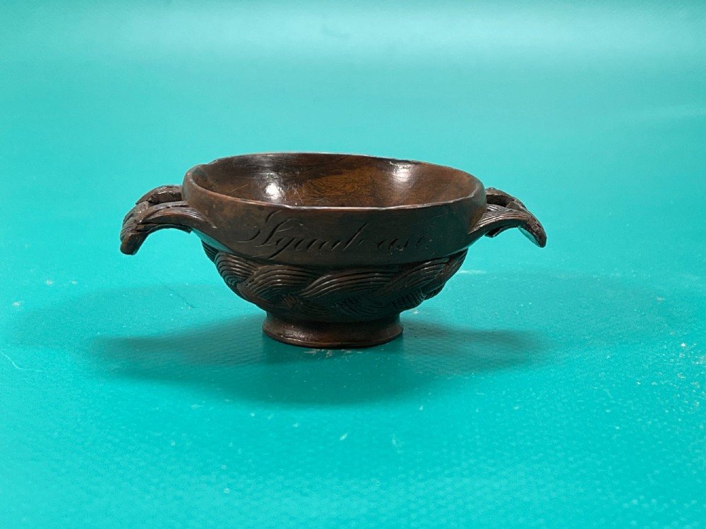 Antique Treen Laburnum Quaich View VIII