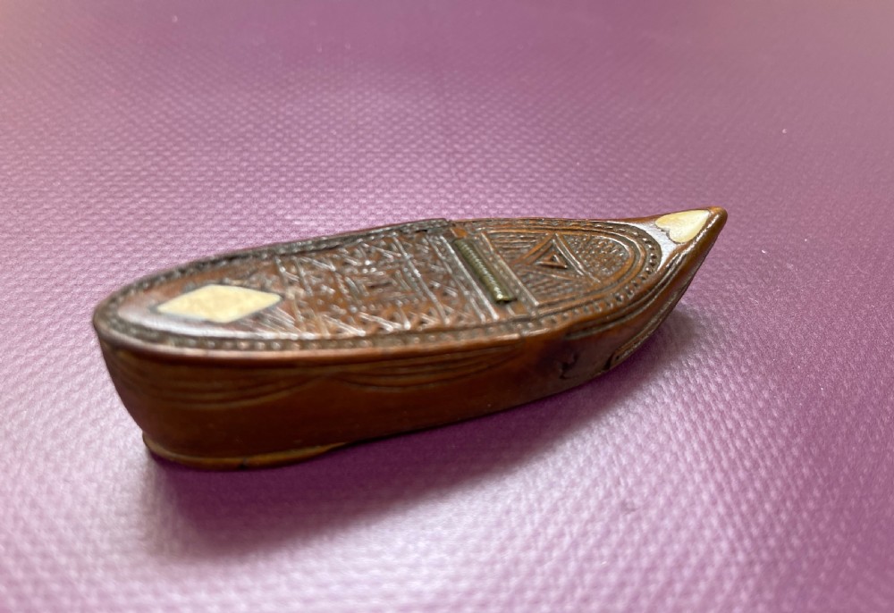 Antique Prisoner of War Snuff Shoe
