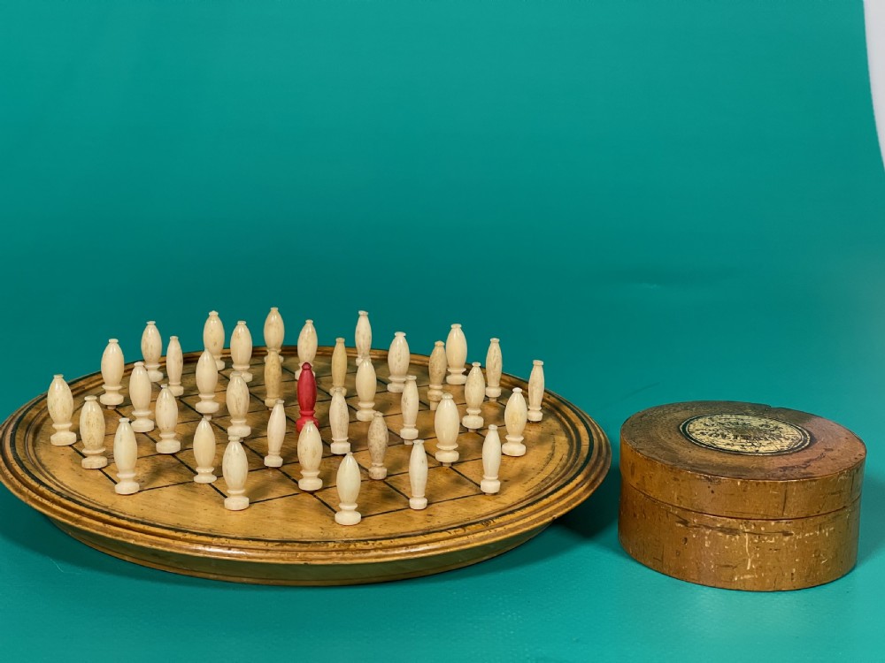 Antique Treen Peg Solitaire Board & Pegs in Box View XX