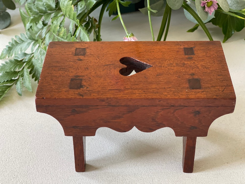A Small Antique Scottish Creepie Stool - apprentice piece View V