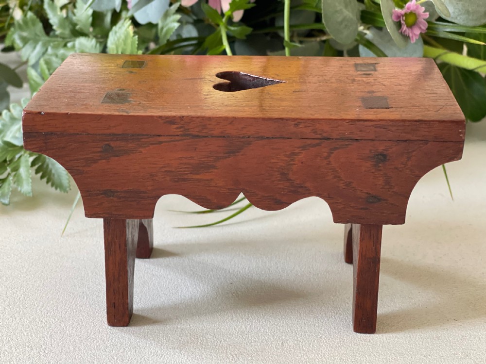A Small Antique Scottish Creepie Stool - apprentice piece View VII