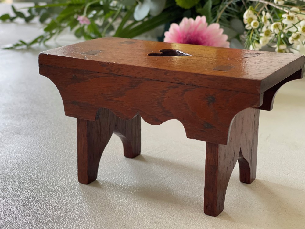 A Small Antique Scottish Creepie Stool - apprentice piece View IX