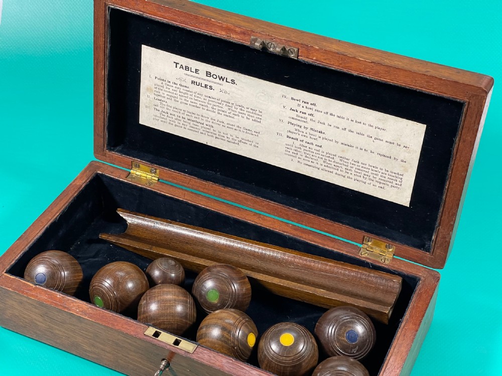 Antique Treen Table Bowls - mahogany boxed with chute, complete set of bowls, key