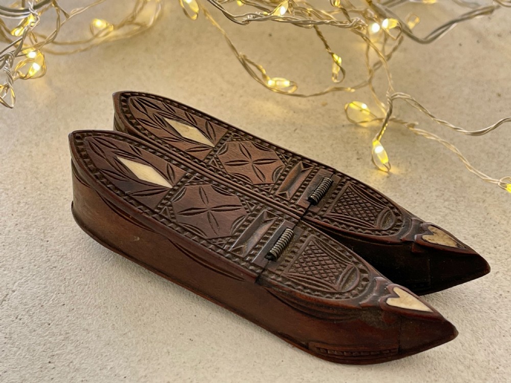 Antique Double Shoe Snuff Box - Prisoner of War View V