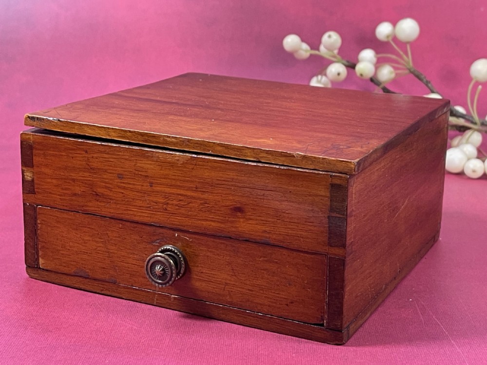 A Doctors Colour Blind Testing Box View VII