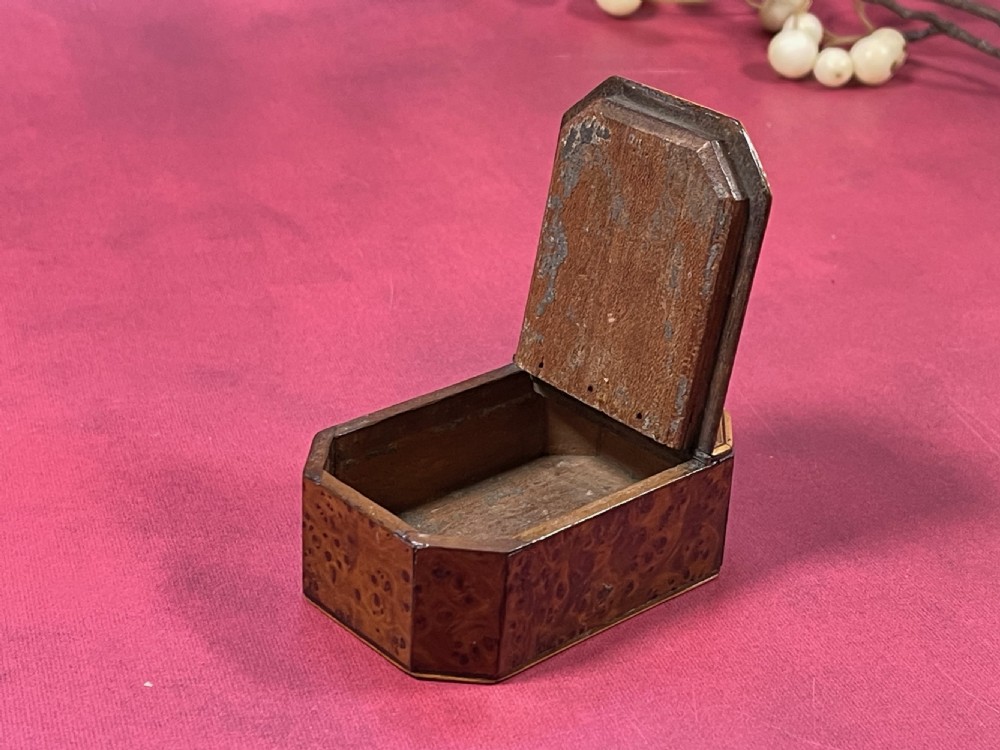 A Georgian Yew Wood Snuff Box View III