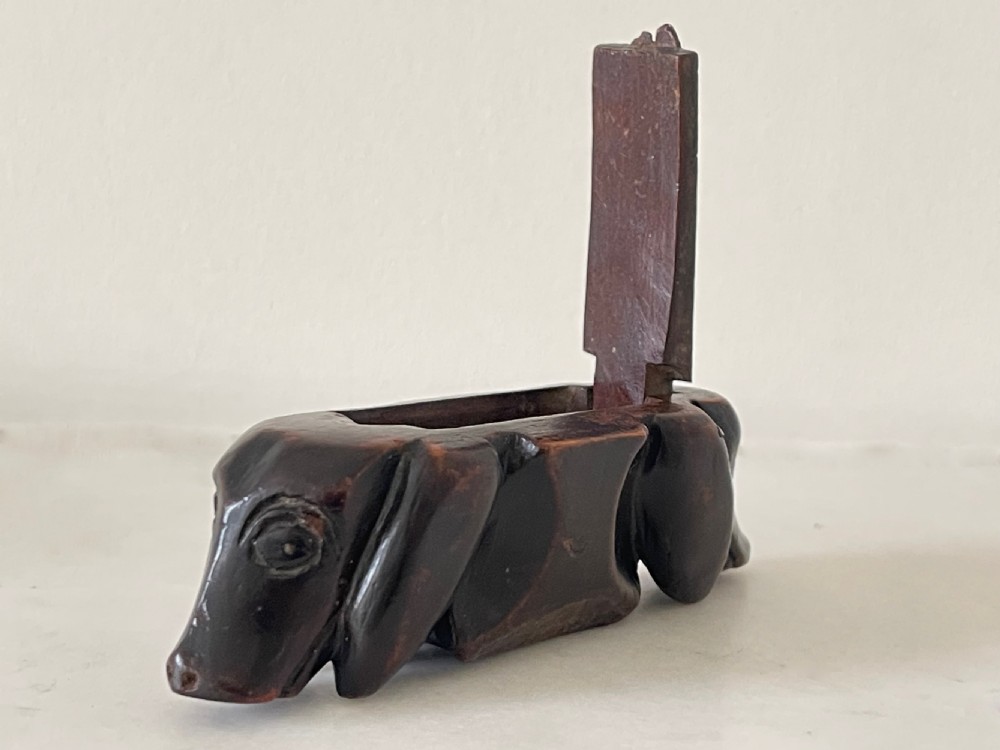 Antique Walnut Dog Snuff Box View VII