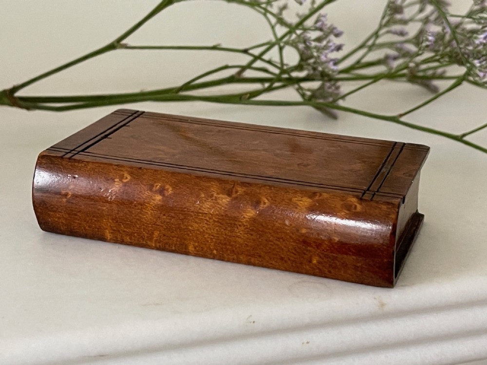 Antique Treen Birds Eye Maple Snuff Box
