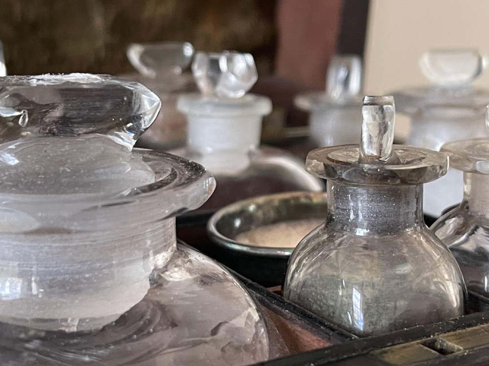 A small English Georgian domestic medicine chest View II