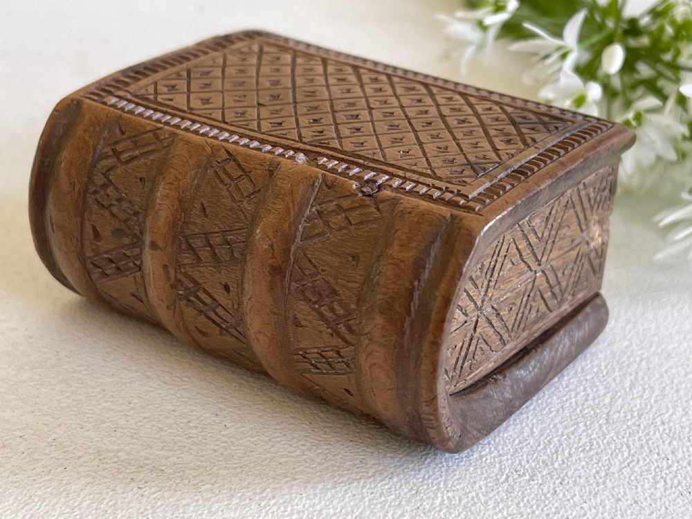 A Georgian Snuff Book Box - double opening View III