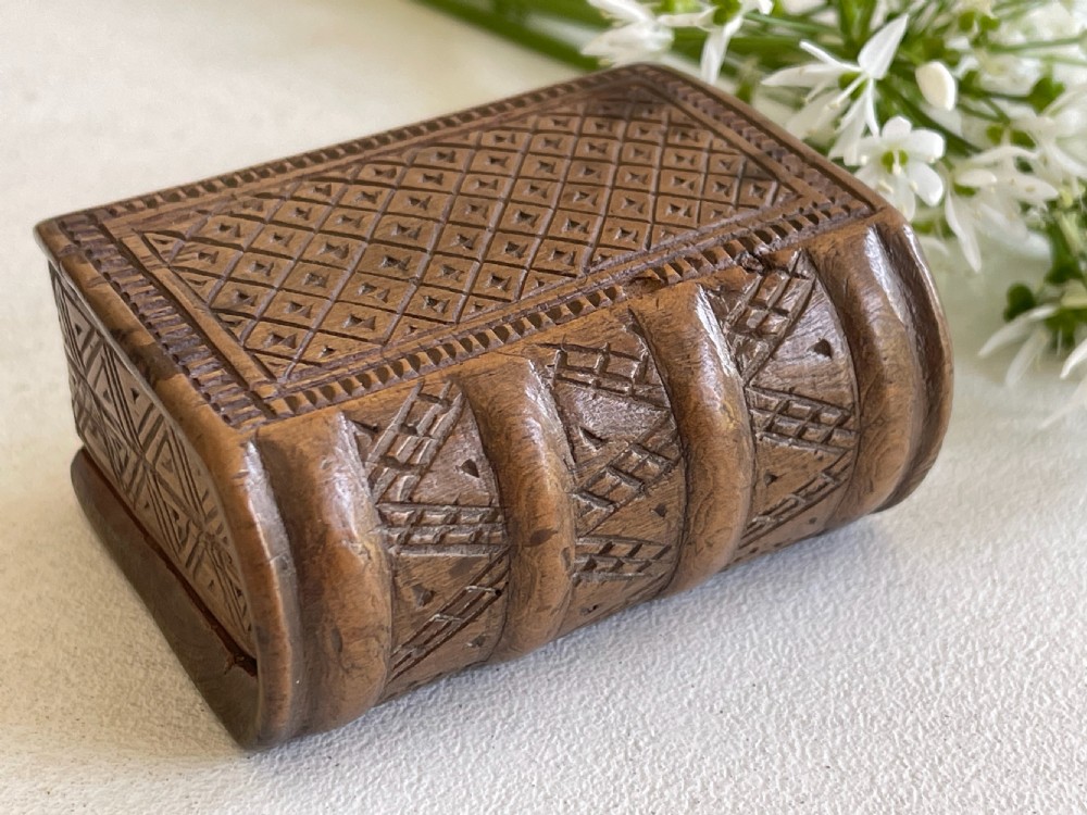 A Georgian Snuff Book Box - double opening View IV