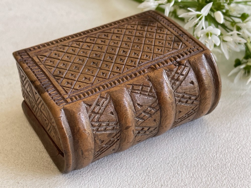 A Georgian Snuff Book Box - double opening View V