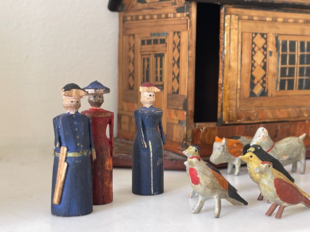 Antique Straw Work Noahs Ark - with animals, birds and figures View VII