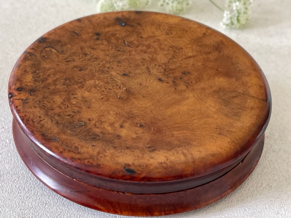 An Antique snuff box - Fete Flamande View IV