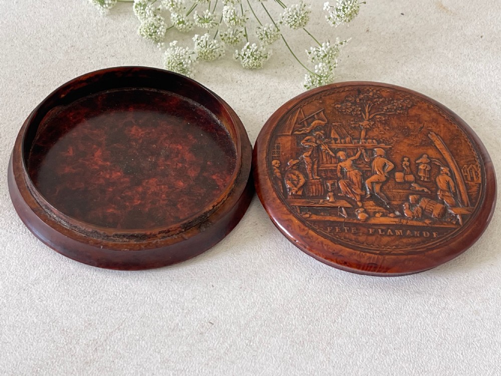 An Antique snuff box - Fete Flamande View V
