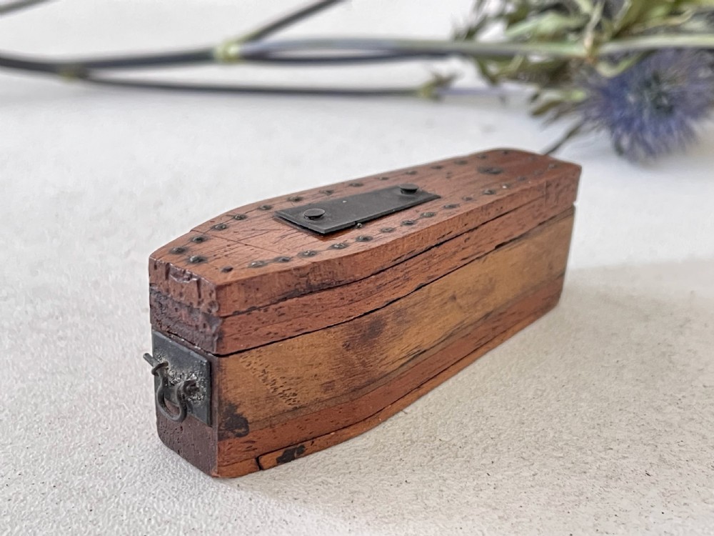 An Antique Puzzle  Coffin Snuff Box - motto, Corrine and figure inside View VI