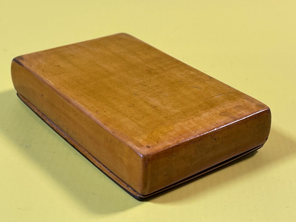 An Antique  Table Snuff Box - tumbling block decoration View II