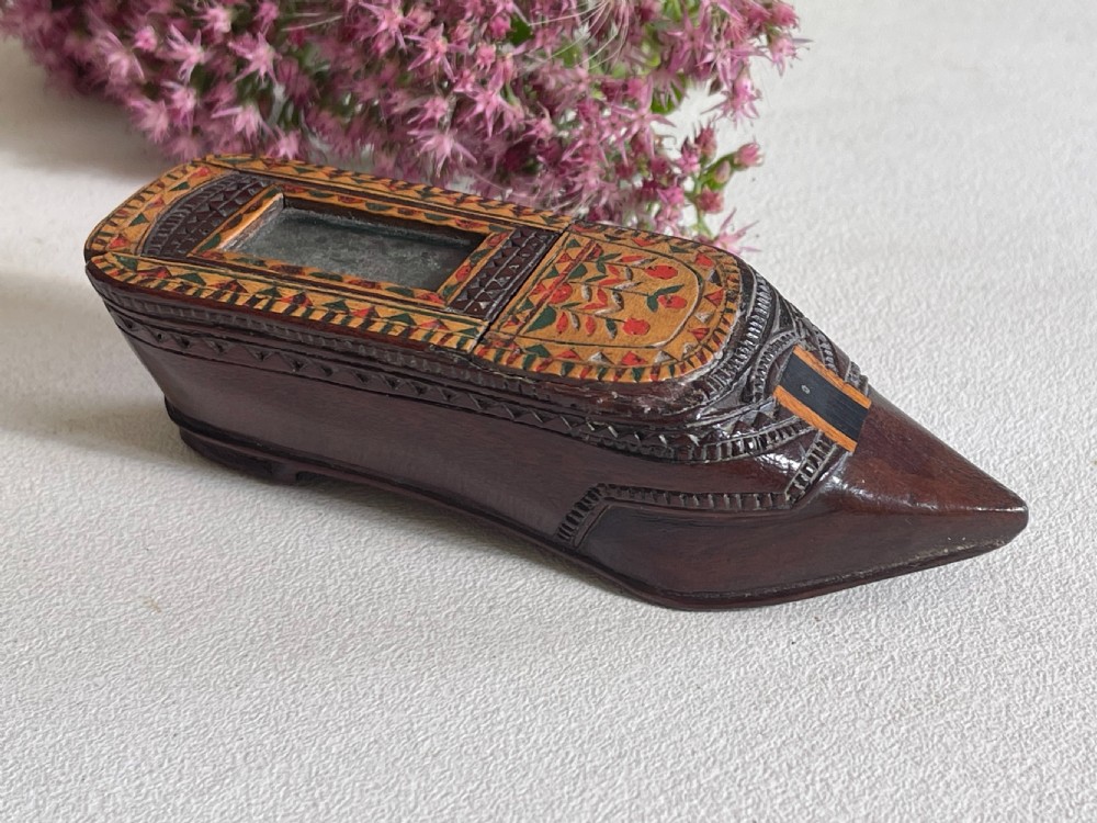 An Antique Treen Painted snuff shoe box View II