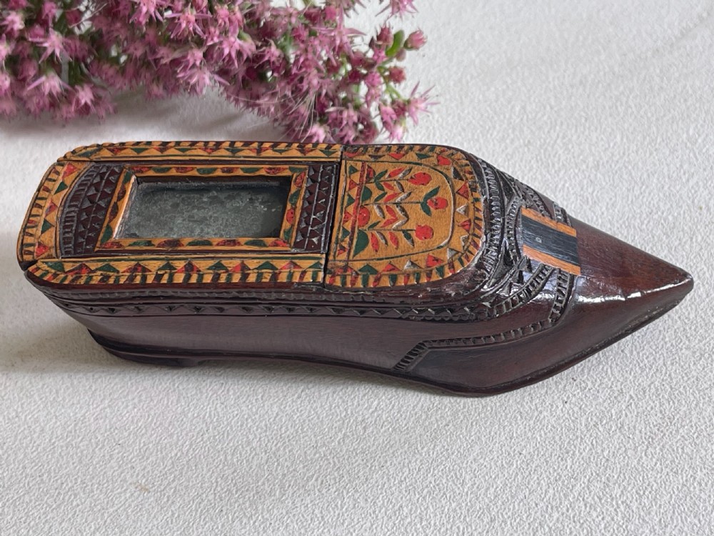 An Antique Treen Painted snuff shoe box View III