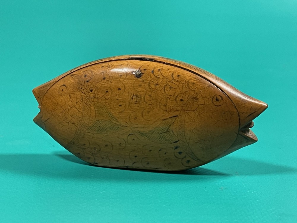 An Antique Fish Shaped Snuff Box - double ended