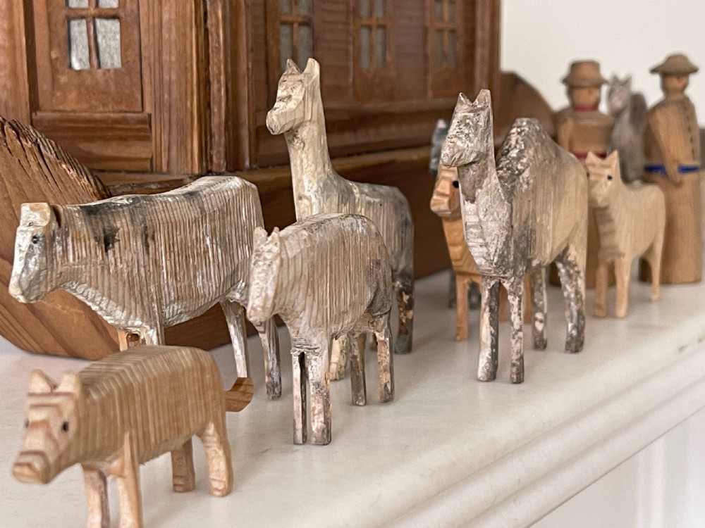 A Small Pine Noahs Ark - with figures & animals View II