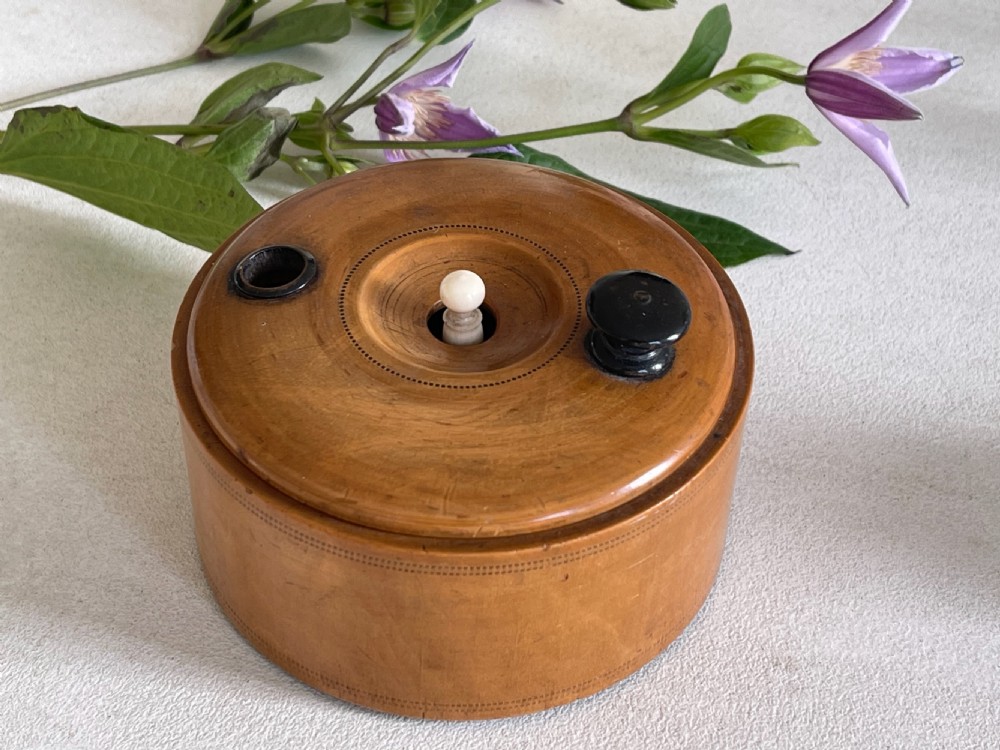 Antique Travelling Roulette Game View II