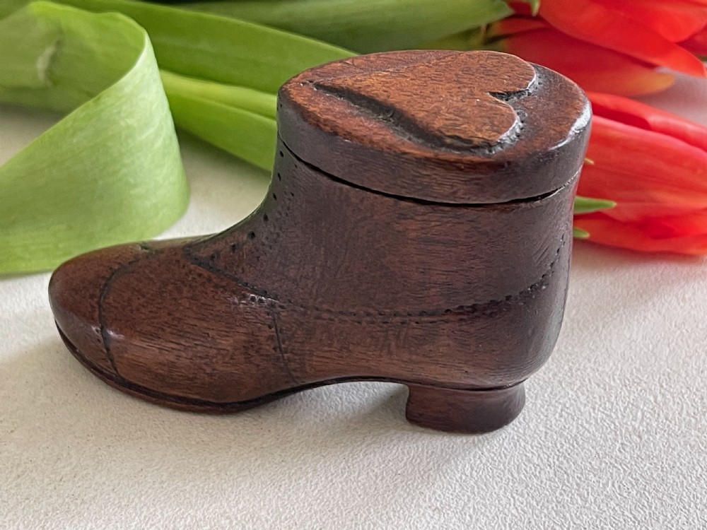 Antique Snuff Boot Box - with carved heart View VII