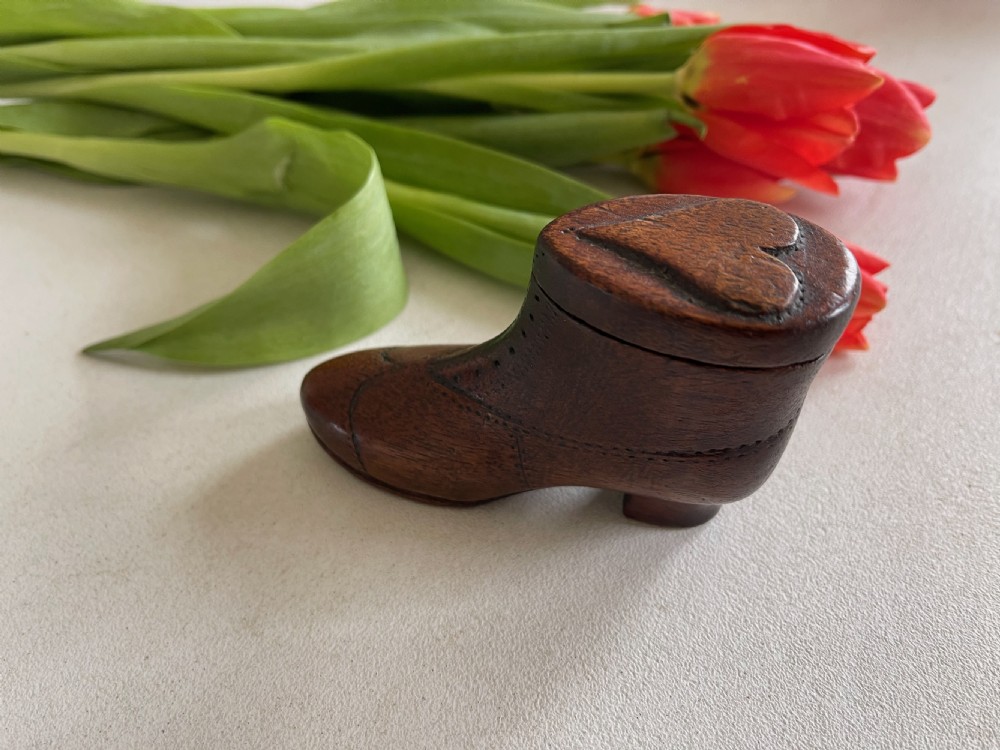 Antique Snuff Boot Box - with carved heart View VIII