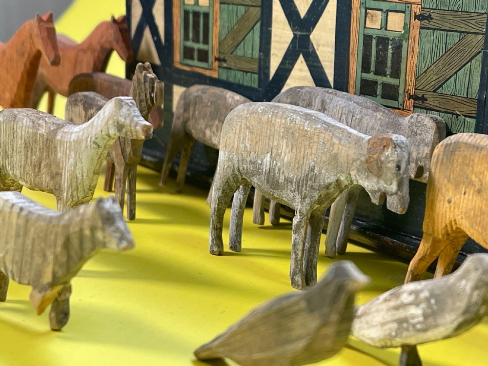 Antique Noahs Ark - with 27 animals, birds and figures View II